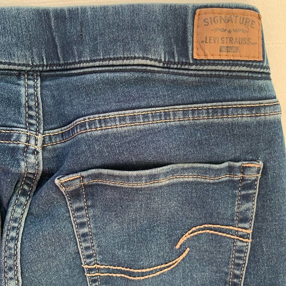 Levi's Signature Shaper Pull-On Skinny Jeans Size 26X28 - Picture 8 of 9